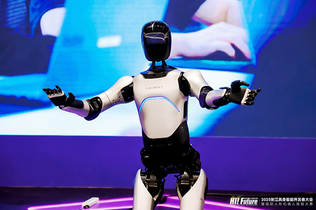 威廉希尔-5分钟换产｜阿童木移动版协作码垛机器人，便捷更高效